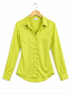 Q2 Lime Green Button-Front Womens Shirt